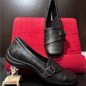 Easy Street Women’s Comfort Shoe Cinnamon Faux Leather Black Croc Size 6M NWOB